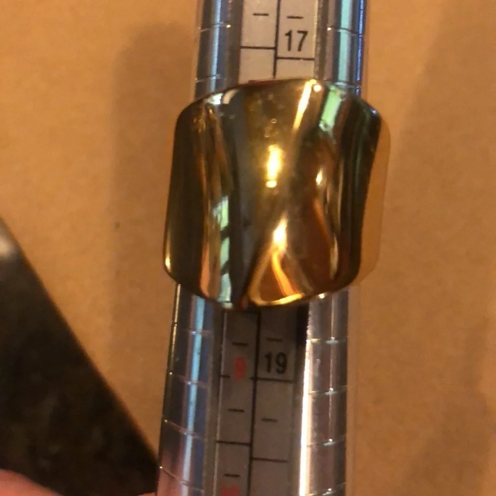 Gold Tone Cocktail Statement Ring 7.5